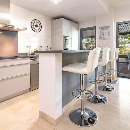 H19 - Stunning 2 Bedroom By Roomservices Apartamento *