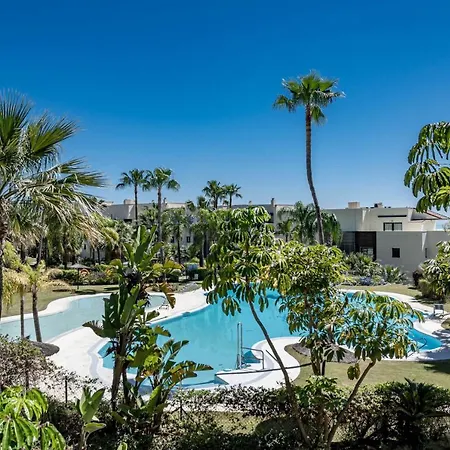 H19 - Stunning 2 Bedroom By Roomservices Apartamento Estepona