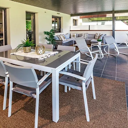 Apartment H19 - Stunning 2 Bedroom By Roomservices