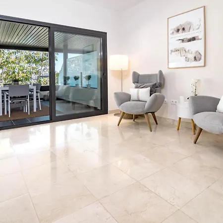 H19 - Stunning 2 Bedroom By Roomservices Apartman *